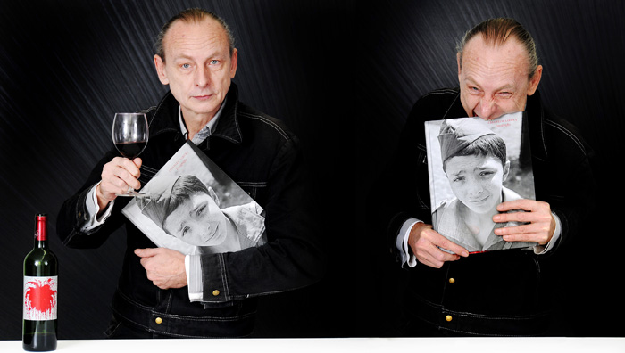 Збигнев Либера с альбомом «Фотографии», фото предоставлено галереей «Растер»